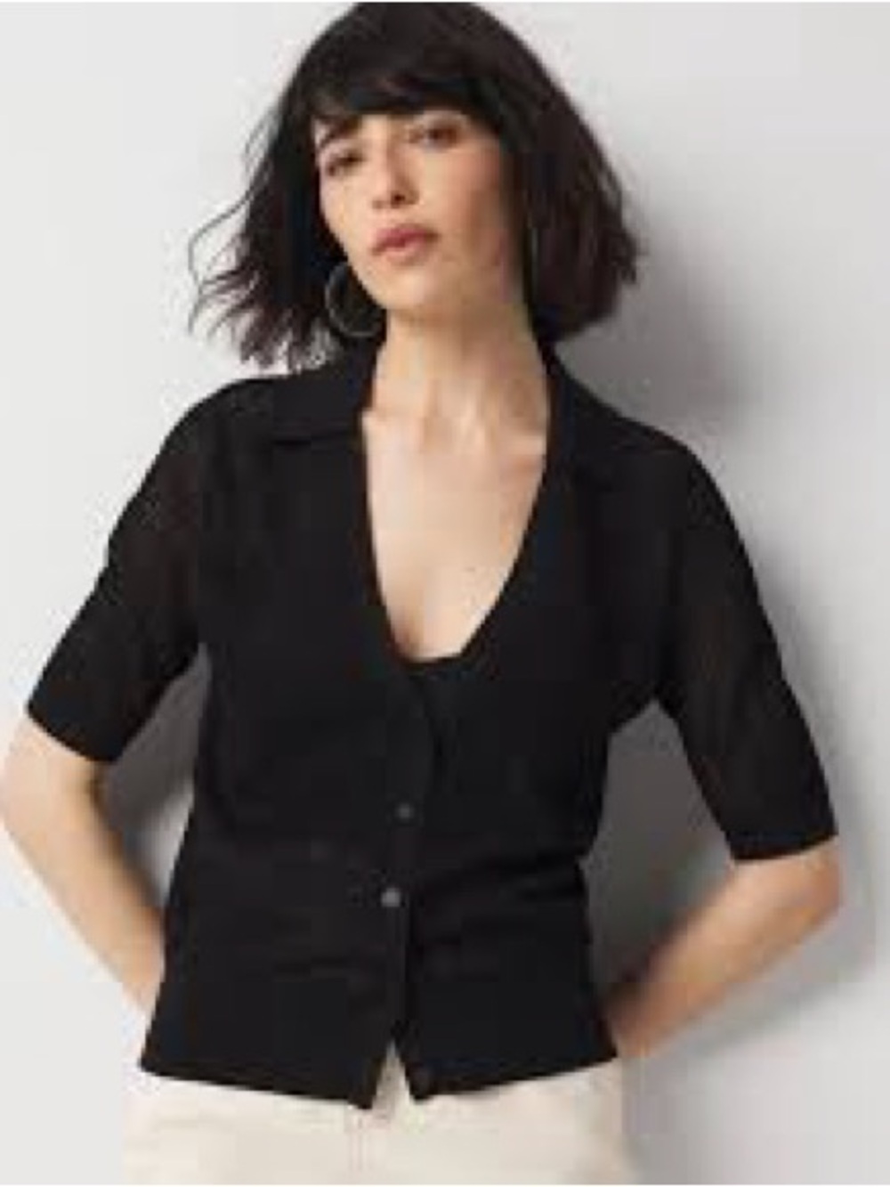 LIKE NEW SIZE M Vintage Suzie Black Short Sleeve Button-Front Top